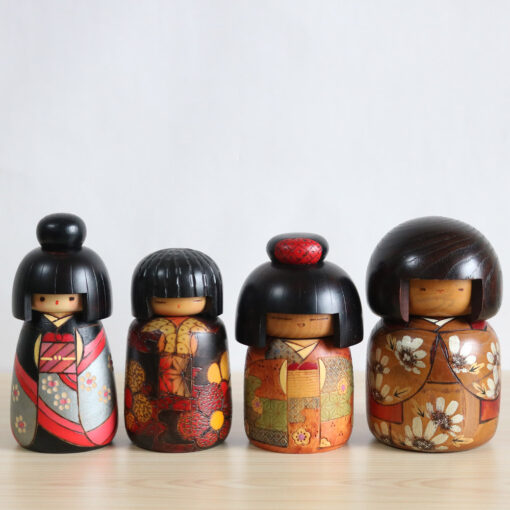 Set of 4 Vintage Kokeshi dolls