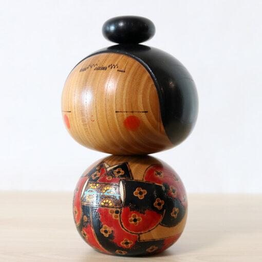 Kano Chiyomatsu Kokeshi Doll Kabi Left