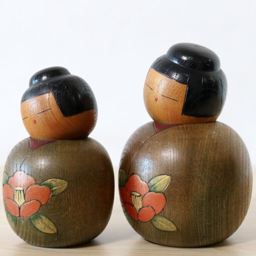 Sato Suigai Pair Kokeshi Dolls Left