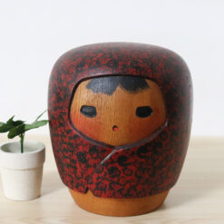 Yamanaka Sanpei Vintage Japanese Kokeshi Doll