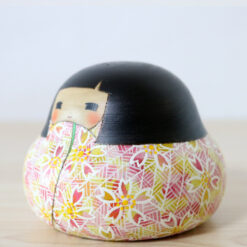 Chiya Tomidokoro Kokeshi Doll Spring Wind Left