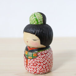 Yahagi Ichiko Kokeshi Doll Kanoko Left