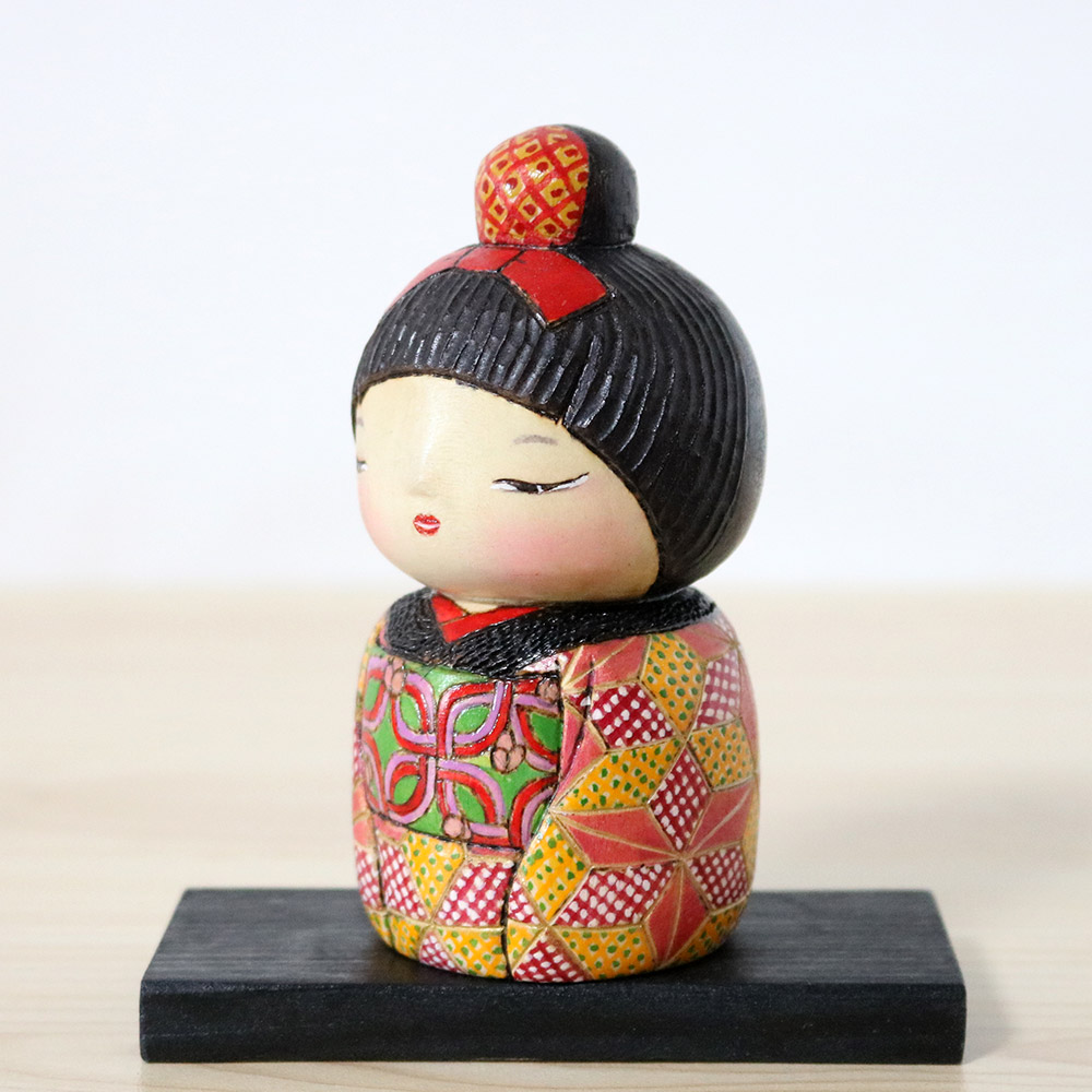 Kokeshi(こけし)- Yumi:Wir feiern eine Party Kokeshi Dress Up By Lynda Kanase | i-crafter
