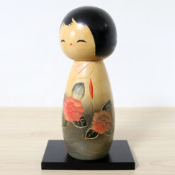 Aoki Ryoka Vintage Kokeshi Doll Hydrangea Left