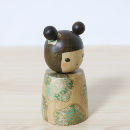 Chiya Tomidokoro Kokeshi Doll Sui Right