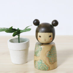 Chiya Tomidokoro Kokeshi Doll Sui Size