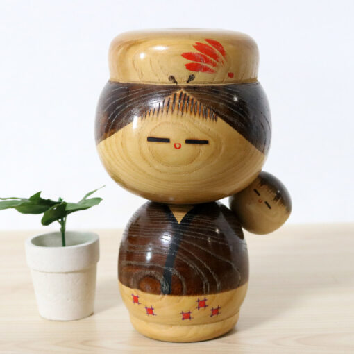 Iwasaki Nobue Komori Vintage Japanese Kokeshi Doll