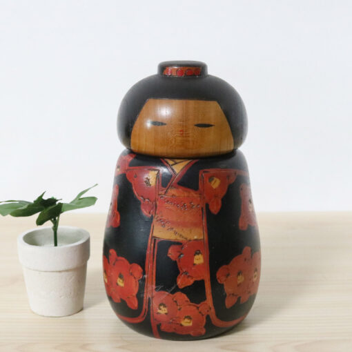 Sekiguchi Toa Vintage Kokeshi Japanese Doll Red Camellias