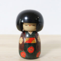 Iwasaki Nobue Vintage Kokeshi Doll Soshun Front