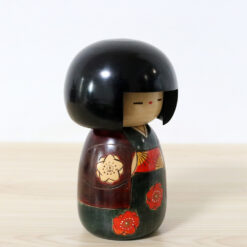 Iwasaki Nobue Vintage Kokeshi Doll Soshun Right