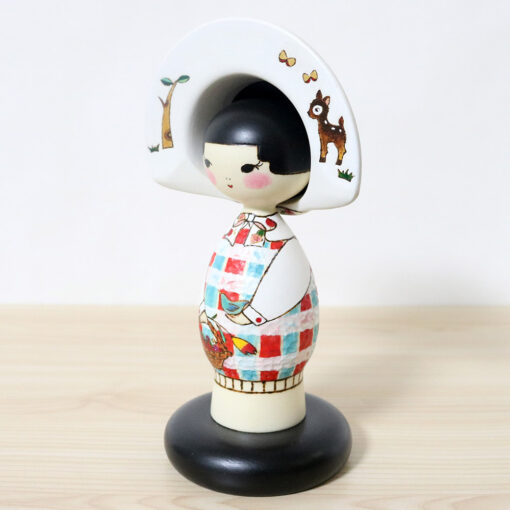 Oki Izumi Creative Kokeshi Omoide Primavera Left