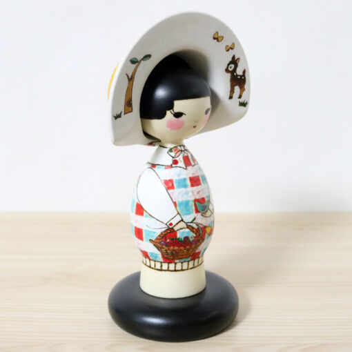 Oki Izumi Creative Kokeshi Omoide Primavera Right