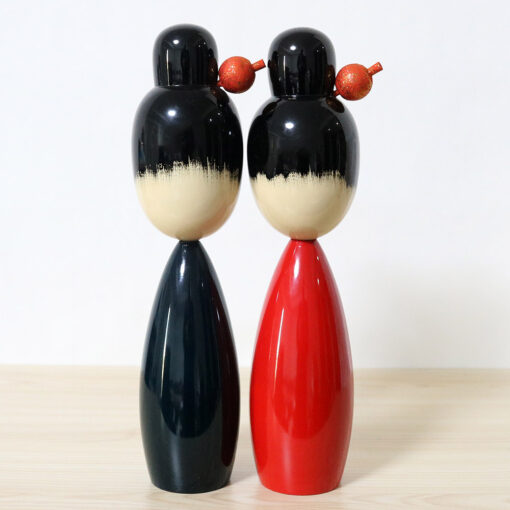 Minamiyama Vintage Kokeshi Doll Set Back