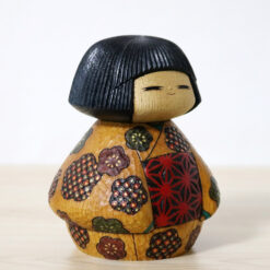 Watanabe Kunihiko Creative Kokeshi Doll Girl Right