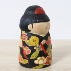 Yuko Yamazaki Creative Kokeshi Doll Osumashi Right