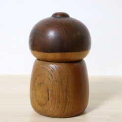 Sekiguchi Toa Vintage Kokeshi Doll Camellia Back