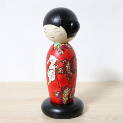 Oki Yasunobu Creative Kokeshi Doll Tomodachi Left