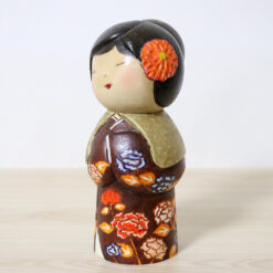 Chiyomi Horiuchi Kokeshi Odekake Left