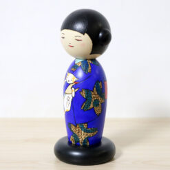 Oki Yasunobu Creative Kokeshi Doll Tomodachi Blue Left