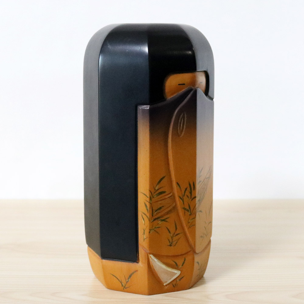 Yoshino Ikkyo Vintage Kokeshi Doll Right