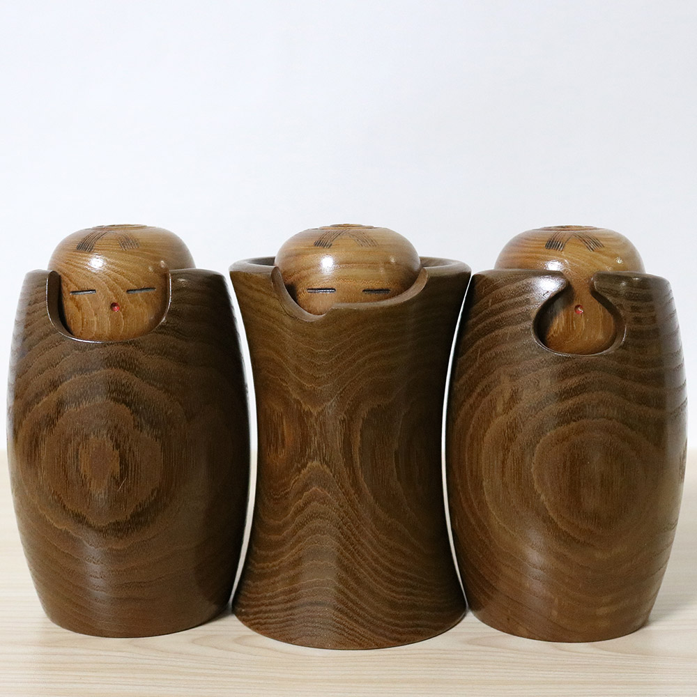 Miyajima Muhitsu Kokeshi Doll Set Quiet Thoughts Front