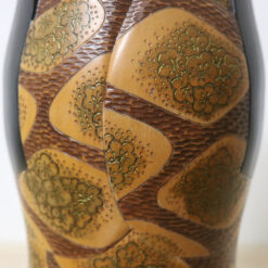 Yoshida Takashi Vintage Kokeshi Doll Hanagatami Kimono Details