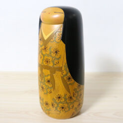 Yoshida Takashi Vintage Kokeshi Kasugano Left