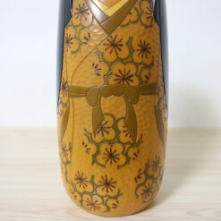 Yoshida Takashi Vintage Sosaku Kokeshi Doll Kasugano Kimono