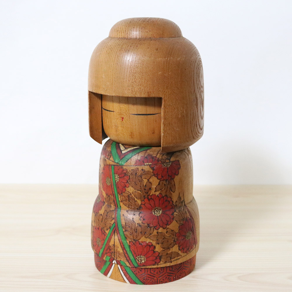 Sato Suigai Vintage Kokeshi Doll Kikunohana Left