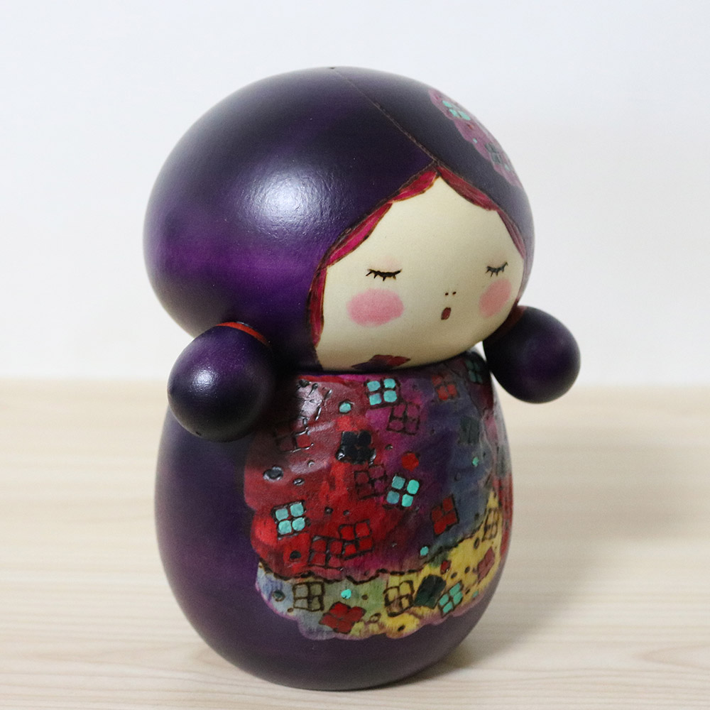 Sansaku Sekiguchi Ajisai Kokeshi Doll Right
